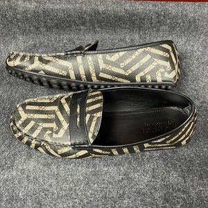 Men’s Gucci shoes size 10 in great condition barely used.